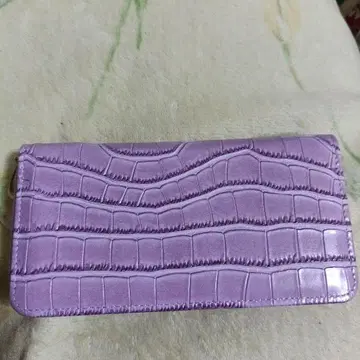 라벤더 크로커다일 패턴 장지갑