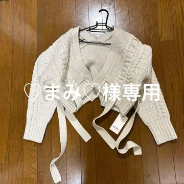 택 포함 새상품 SNIDEL 화이트 크롭 니트 정가 13970엔