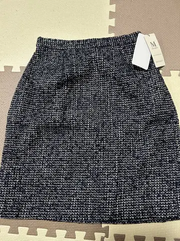 미슈마슈 네이비 트위드 스커트