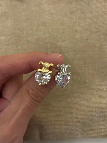 트리옹프풍 귀걸이 2색 세트 새상품