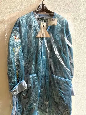 새상품 RNA 브라이트 퀼트 코트 블루