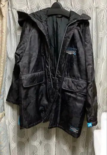 ROMYROHINO 후드 부착 점퍼