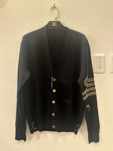 TB 네이비 가디건 뱀 자수