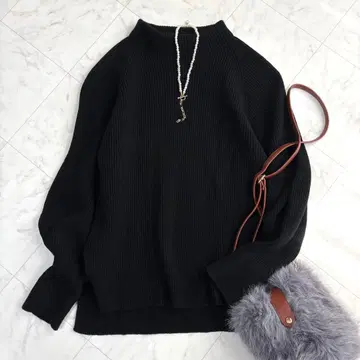 [ 개럴개런트 ] 보틀넥 니트 리브 슬릿 워셔블 울 블랙