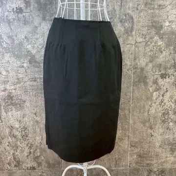 밀라숀 미디 기장 타이트 스커트 사이드 슬릿 블랙(40)