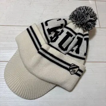 폼폼 포함 니트 캡 JB 로고