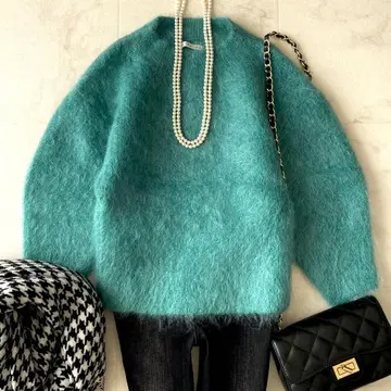 컨디션 최상 에스트네이션 복슬복슬 모헤어 보트넥 니트 볼륨 소매