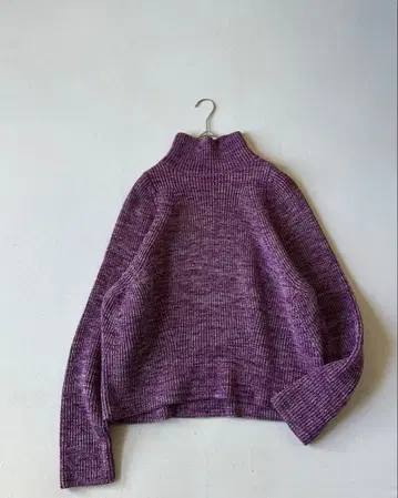 데프레 DES PRES 하이넥 니트