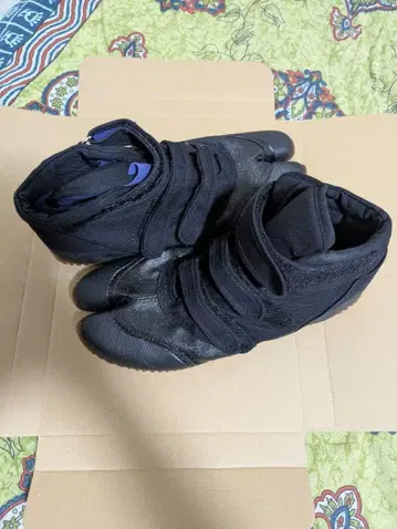 큐타군 타비 모양 스니커즈 새상품급 26.5cm