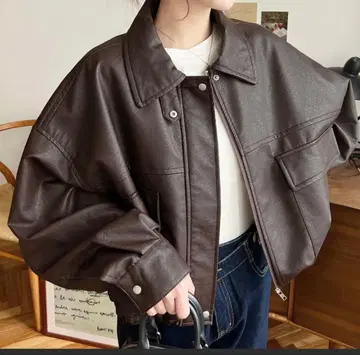 moment+ 2WAY 칼라 숏 기장 인조 가죽 블루종