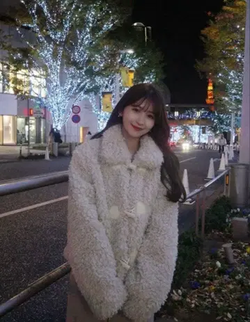 HOLIDAY&HOLIDAY 푸들 퍼 터치 더플 코트 즉시 발송 가능