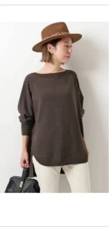 스픽앤스팬 워셔블 울 라운드 풀오버