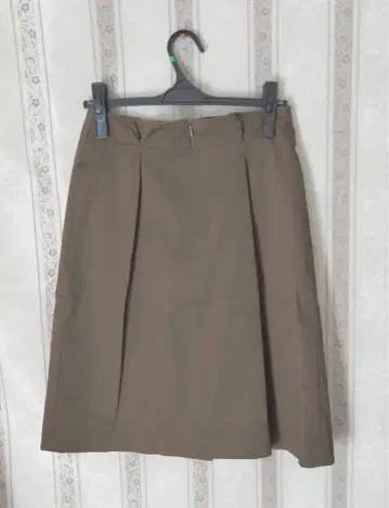 브라운 플리츠 스커트 무릎 기장