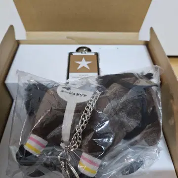 도쿄 서러브레드 클럽 900승 기념 루즈 달리아 키홀더 봉제 인형