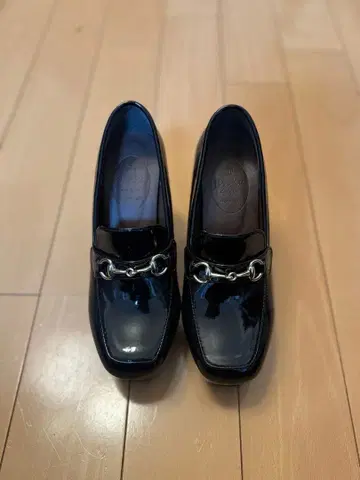 블랙 하이힐 로퍼 타입