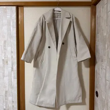 아이보리 더블 버튼 롱 코트