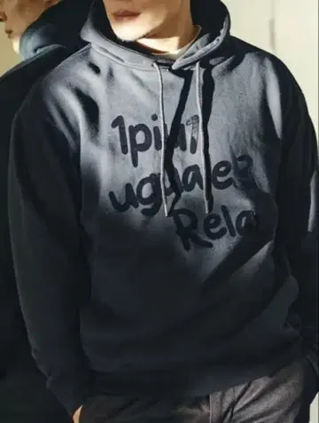 우노피우노우과레토레 후드 부착 후드티 블랙