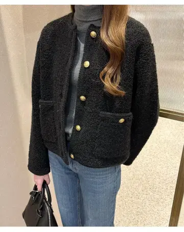 Mila Owen 금장 버튼 노카라 컴팩트 라메 니트 자켓 미라 오웬