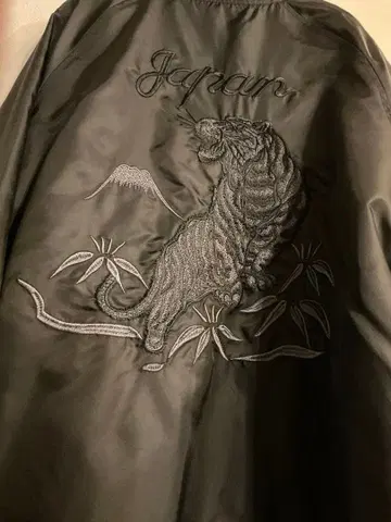 블랙 스카잔 호랑이 자수 Japan