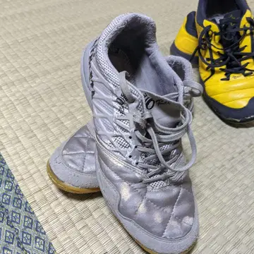 ATHLETA 풋살화 실버