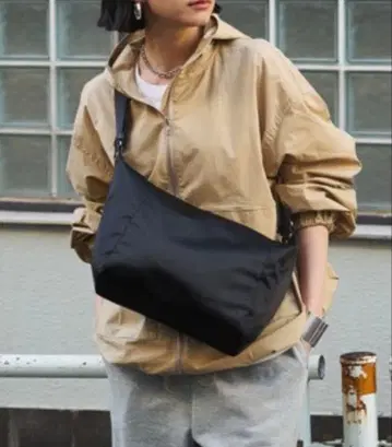 러셋 슬링백 클라우드 나일론 숄더백