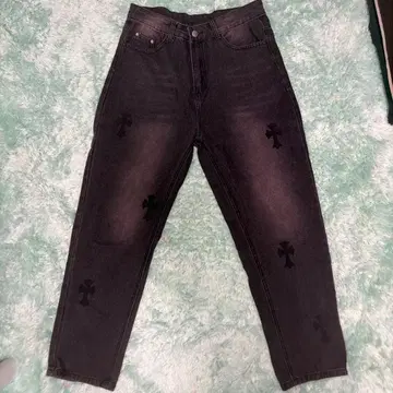 다크 그레이 스트레이트 데님 크로스 자수