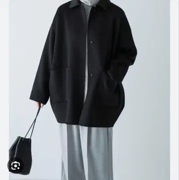 카구레 울 스텐칼라 숏코트 어반 리서치 네이비