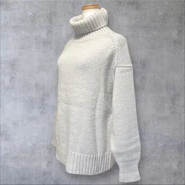 새상품급 쉽스 알파카 울 혼방 사이드 슬릿 터틀넥 니트 LG