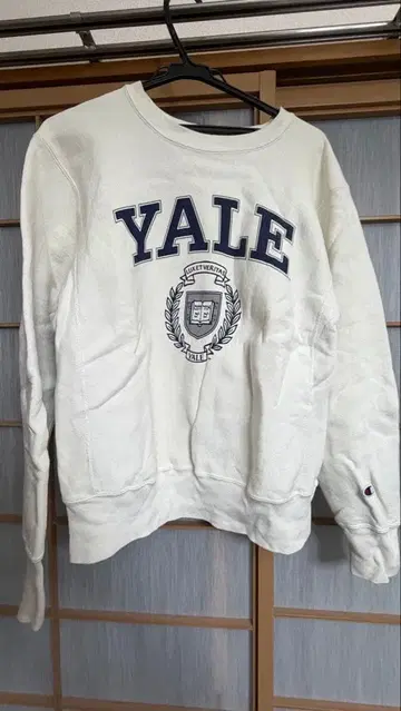 Yale Champion 맨투맨 화이트