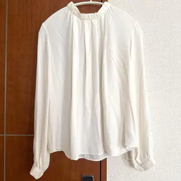 [새상품급] AMACA 화이트 블라우스 스탠드 카라 플리츠 긴팔 40 L