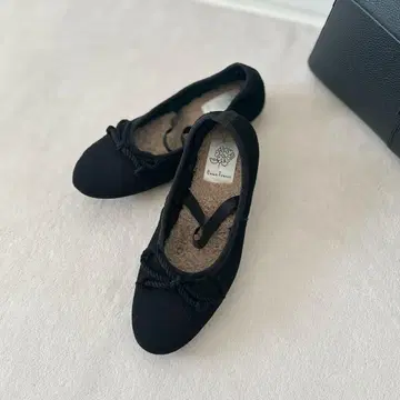 미사용 Emma Francis 플랫 발레 슈즈 무스탕 가죽