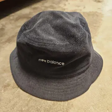 뉴발란스 버킷햇