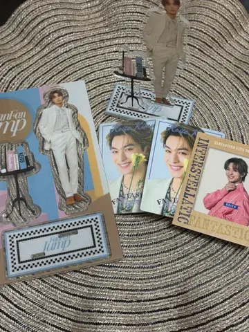 아크릴 스탠드 & 포토 카드 세트