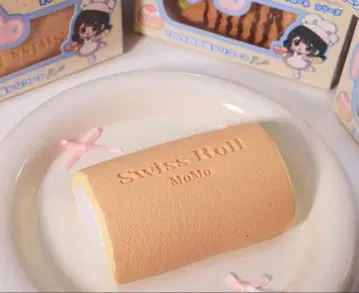 MoMo 스위트 롤 롤케이크 스퀴즈