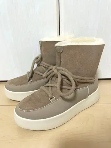 새상품급 MOHI 어그 부츠 37 베이지