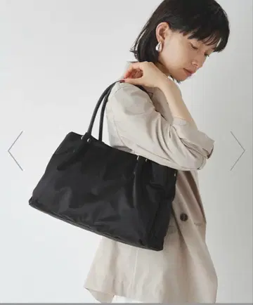 러셋 나일론 블랙 토트백