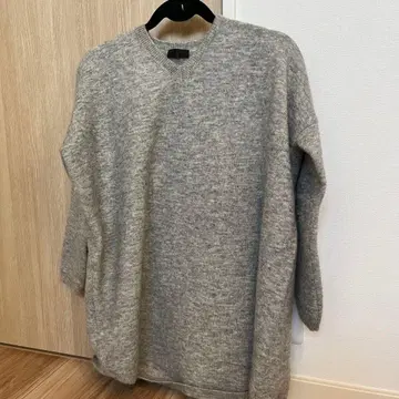 GVGV V넥 스웨터 그레이