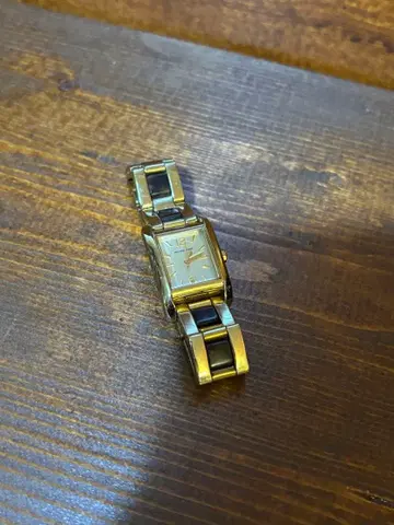 마이클코어스 골드 시계