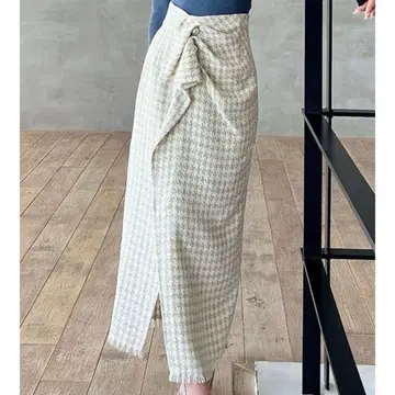 RESEXXY 펄 버튼 트위드 랩스커트