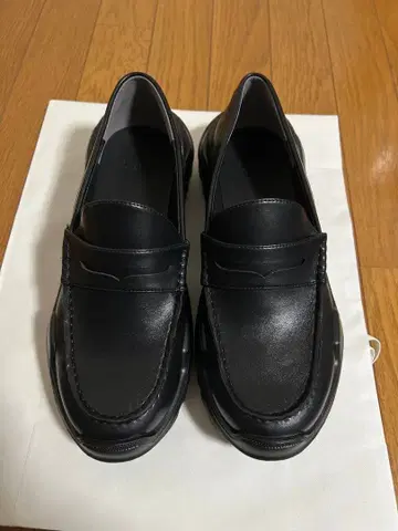 Lui's 25AW 테크니컬 로퍼