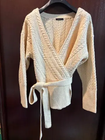 아이보리 케이블 니트 어반 리서치 랩 가디건