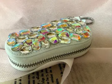 화이트 큐빅 키케이스