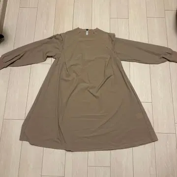 새상품급 THOUSAND MILE 베이지 롱 원피스