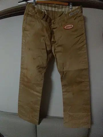 아나크로노므 데미지 가공 치노 팬츠