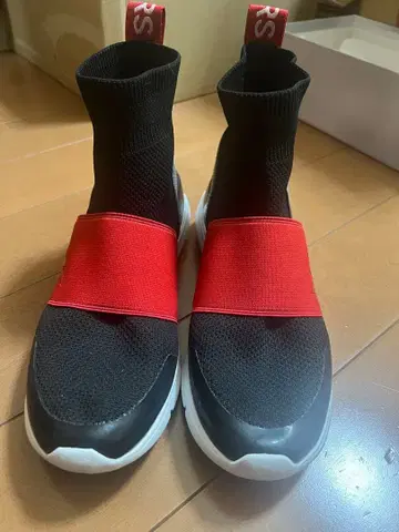 MICHAEL KORS 니트 스니커즈 블랙/빨간색