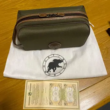 헌팅월드 올리브 그린 클러치백