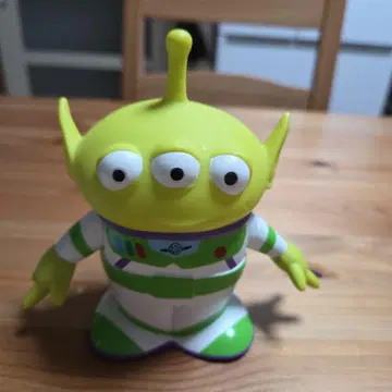 에이리언 리틀 그린멘 피규어 버즈 스타일