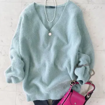 새상품급 스픽 앤 스팬 V넥 에어리 퍼 니트 볼륨 슬리브