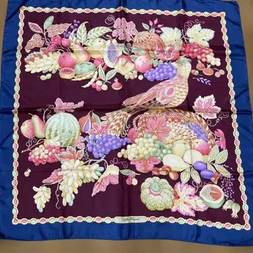 페라가모 스카프