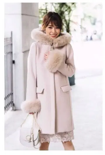 Apuweiser-riche 롱 코트